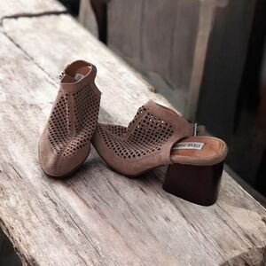 Steve Madden Women's Tan Suede Mules